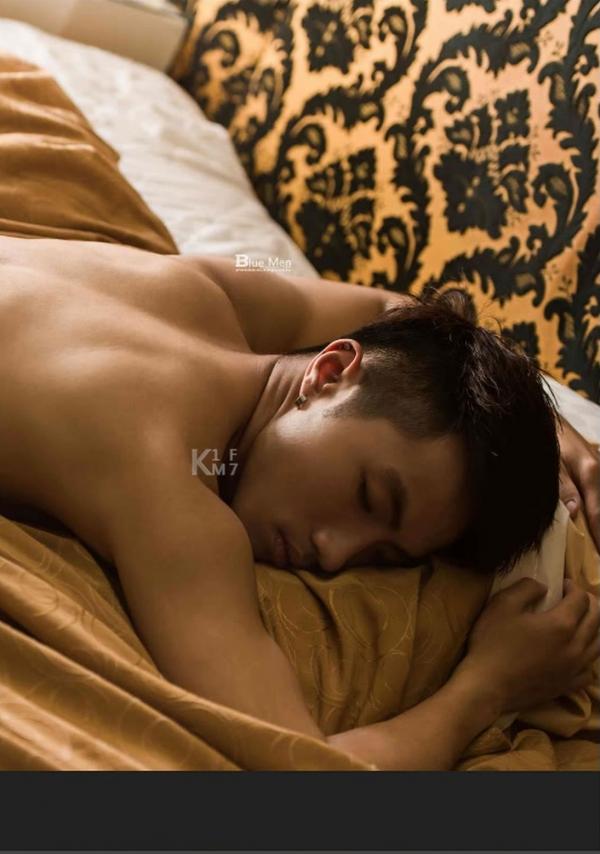 Whoseman-8-花漾文青男孩-許禾